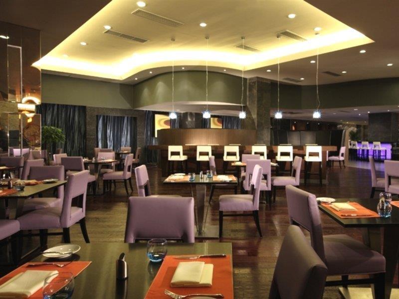Novotel Beijing Sanyuan Exteriör bild