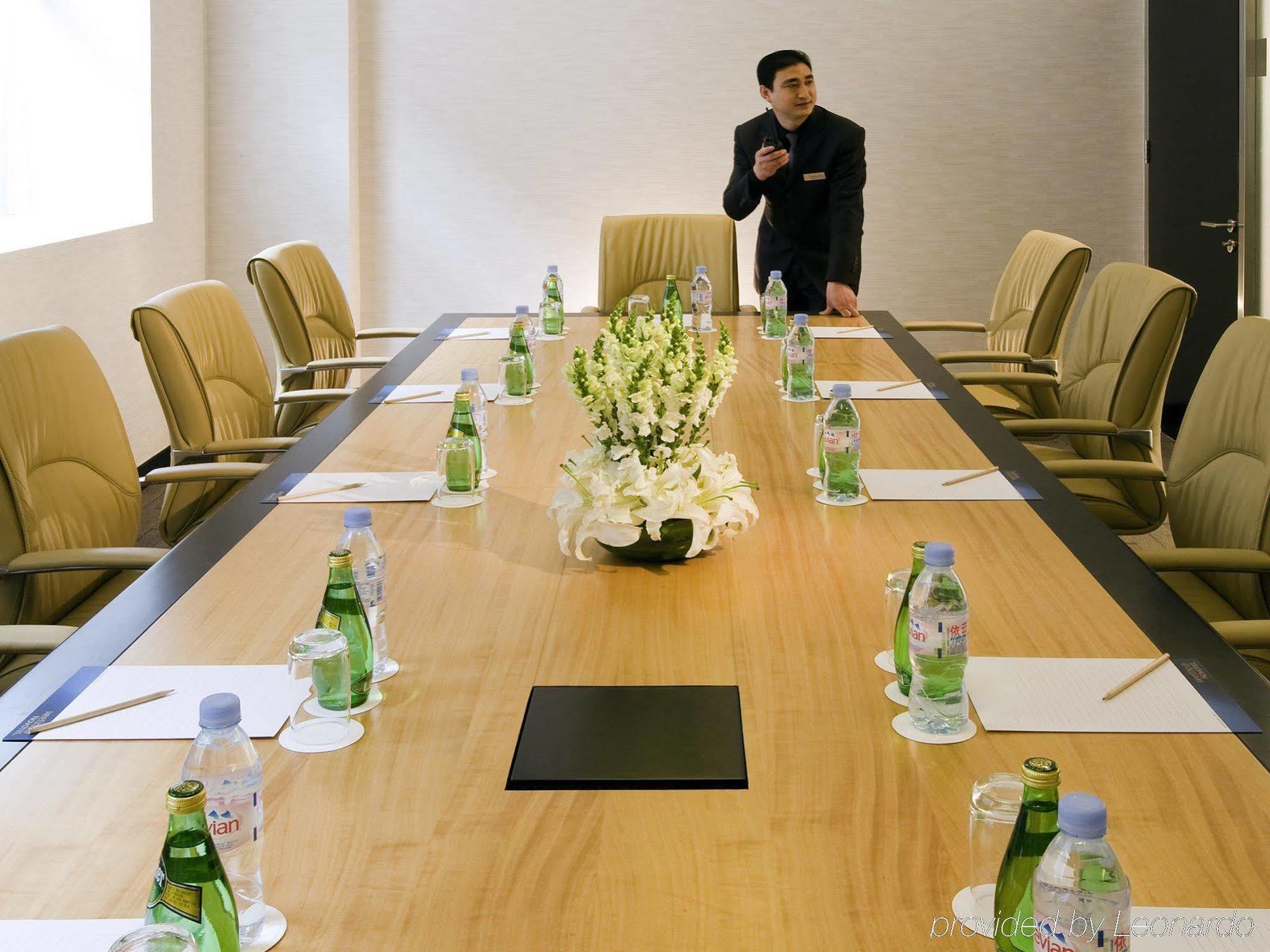 Novotel Beijing Sanyuan Exteriör bild